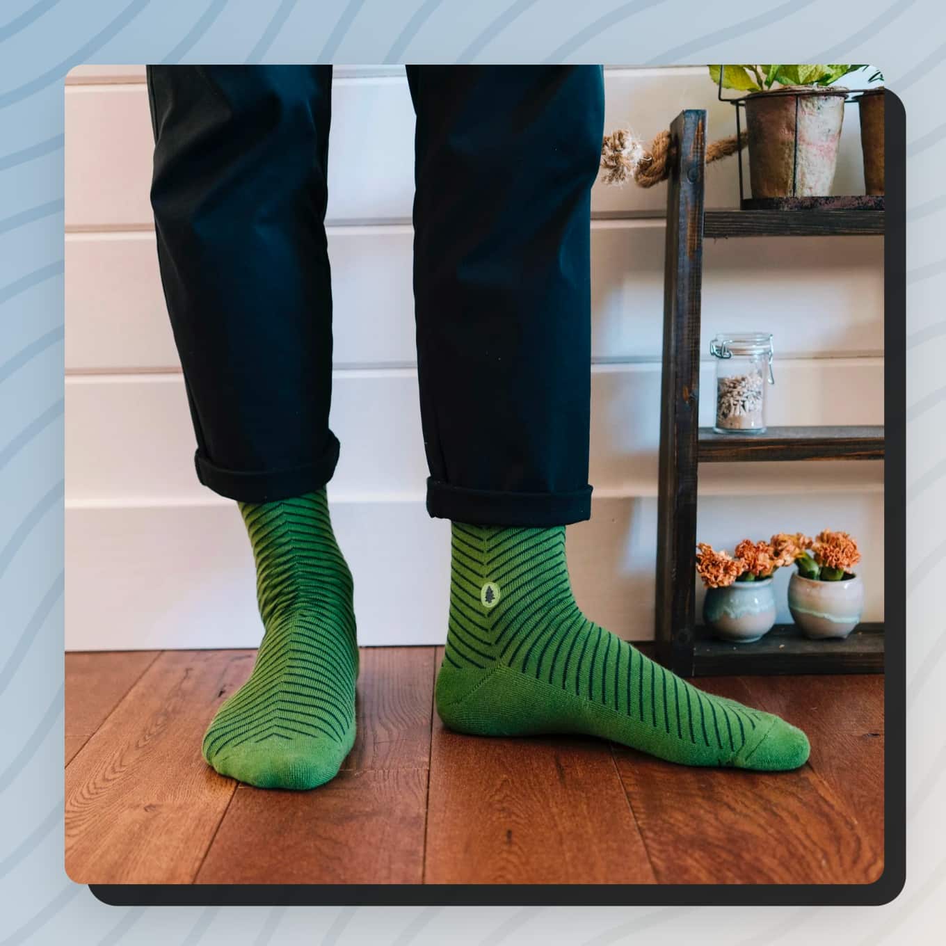 Een man met groene sokken